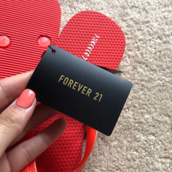 Forever 21 Red Open toed flip flops size 6 - Picture 6 of 7